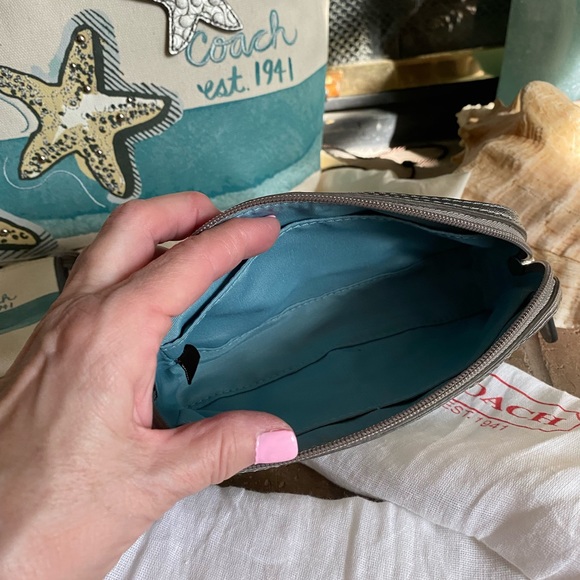 COACH BEACH PRINT BAG & ACCESSORIES EUC - Picture 14 of 16